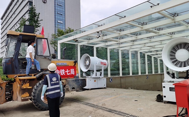 工地霧炮機(jī)是如何改善粉塵污染的？